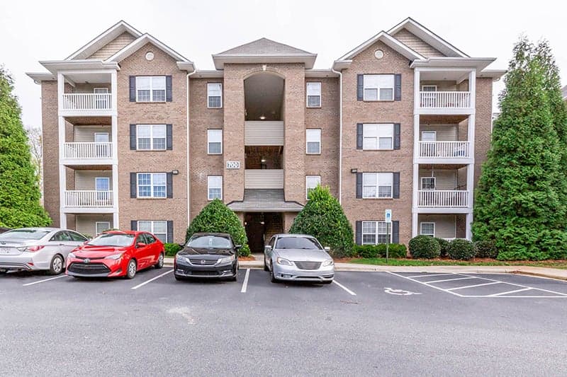 Exterior-01-Spartan-Crossing-Greensboro-NC-11